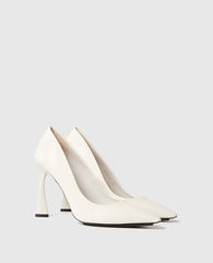 Elsa Patent Pumps
